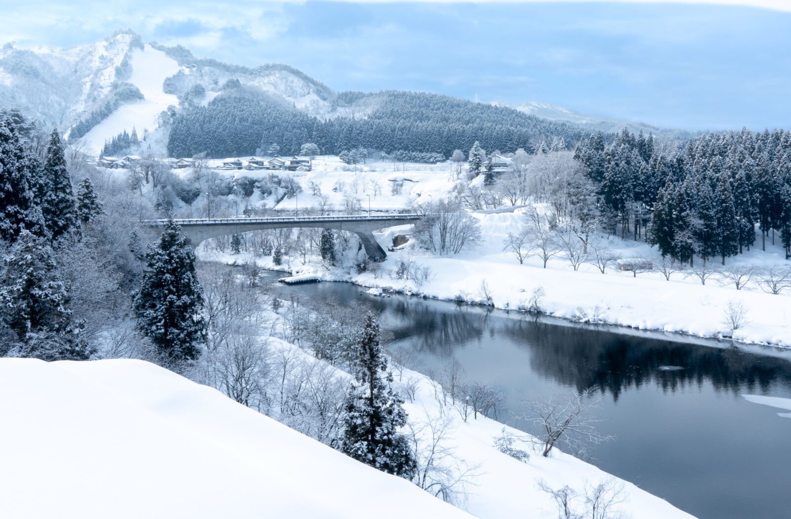 【夕食なし・朝食付き】ゲレンデ満喫!リフト1日券付きプラン